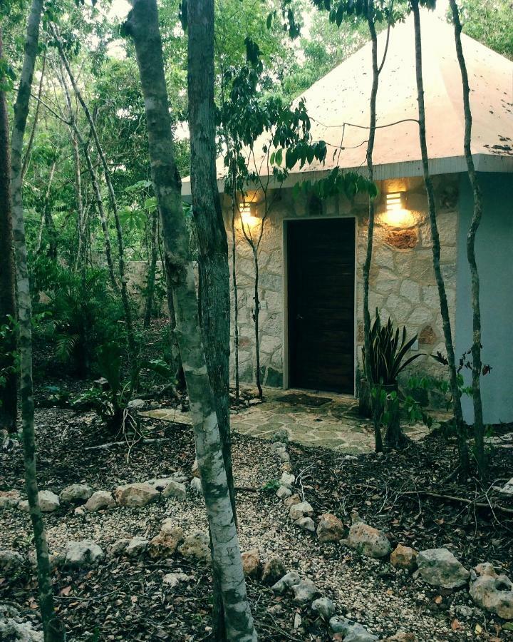 Escarabajo Rojo Bed & Breakfast Tulum Exterior photo